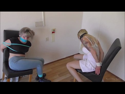 ❤️ Giyohvand / bog'langan va gagged / qayg'u ichida qiz ❤❌ Sifatli jinsiy aloqa bizda uz.prendiporno.ru ❌️